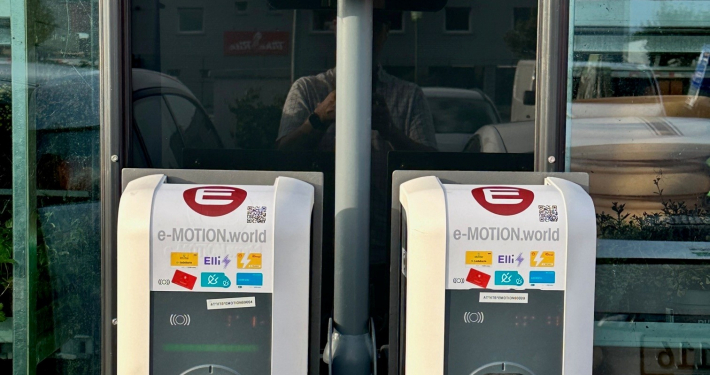 e-MOTION.world Wallboxen an der BAUHAUS-Ladestation